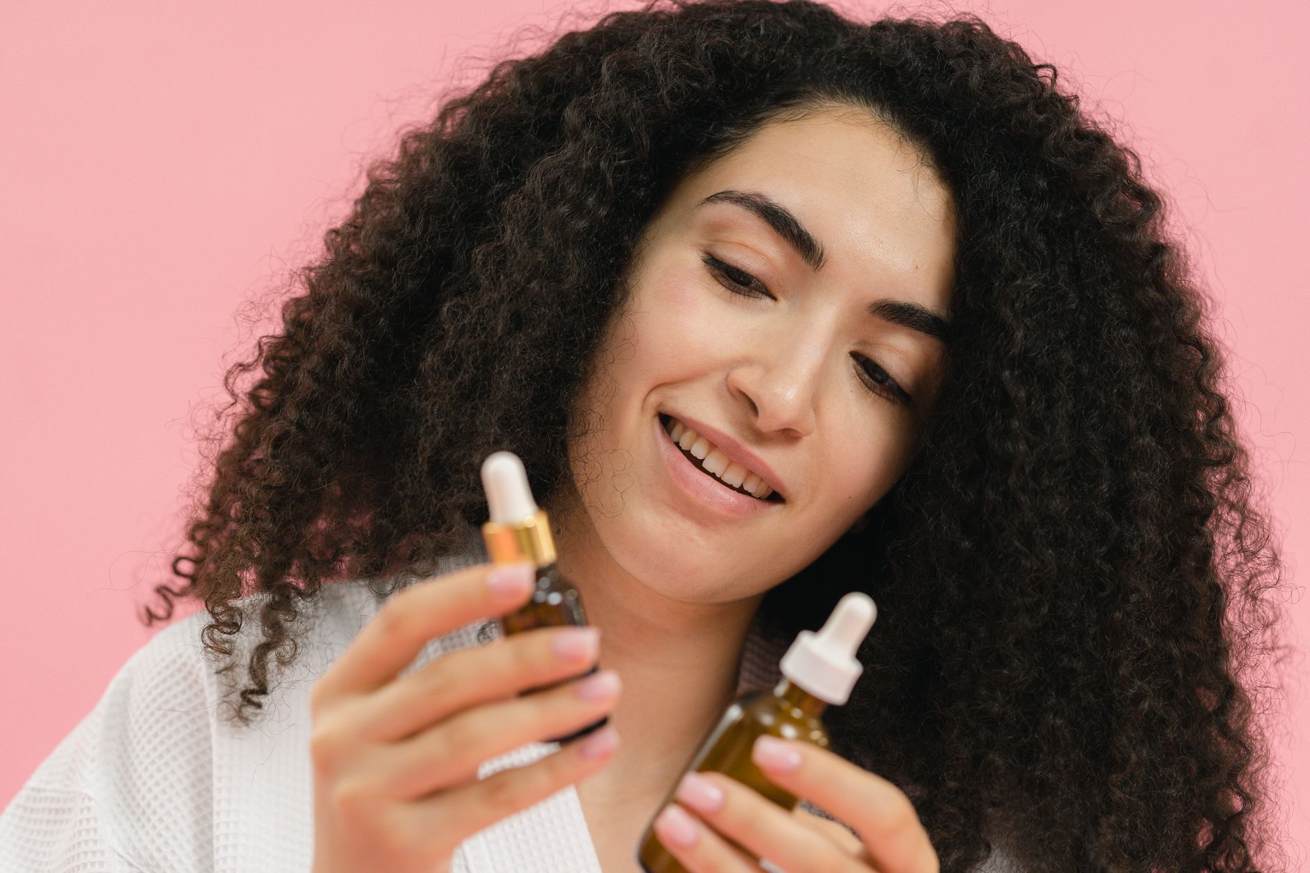 Peptides vs Rétinol : lequel choisir pour votre peau ?